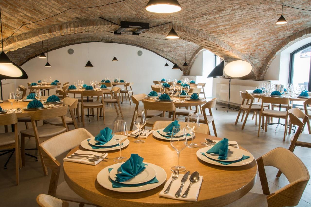 Hotel Restaurant Na Navsi Ricany  Exterior photo